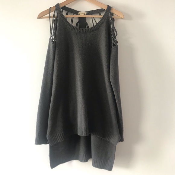 Grey Cold Shoulder Chunky Sweater with Vented High-Low Hem Love Riche size Small - Picture 2 of 11